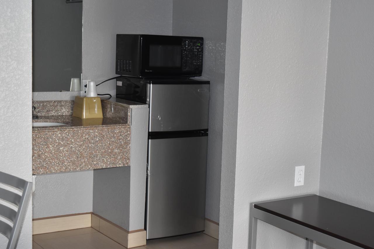 Woodfield Inn And Suites Yoakum Ngoại thất bức ảnh