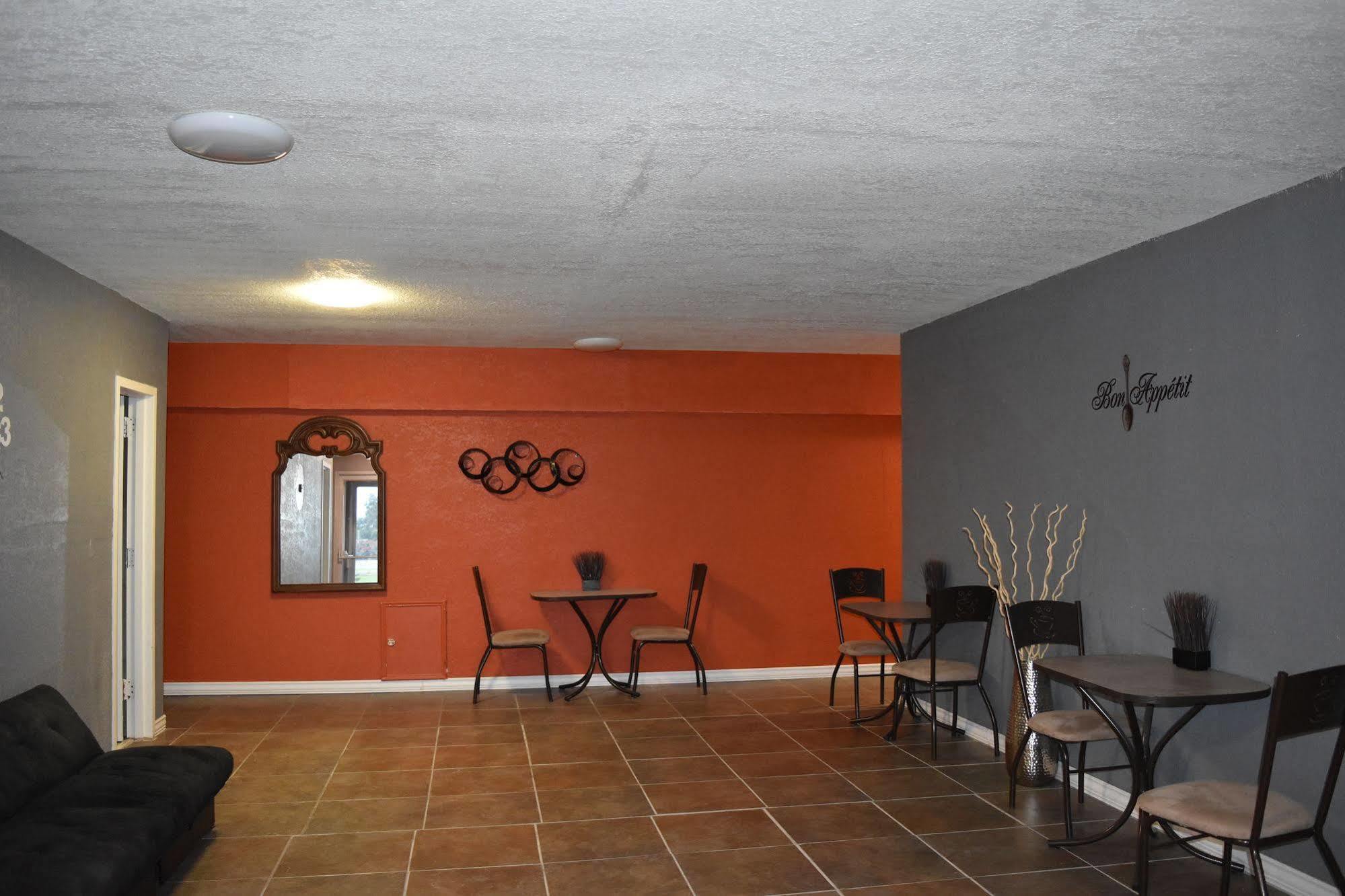 Woodfield Inn And Suites Yoakum Ngoại thất bức ảnh